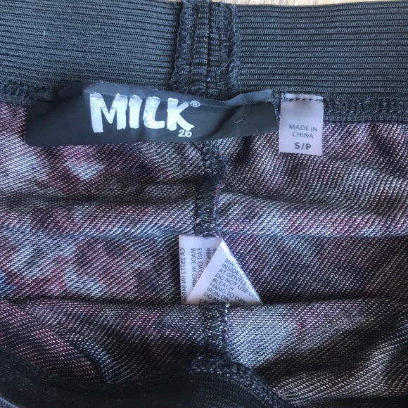 Milk dark floral legging - Picture 3 of 4